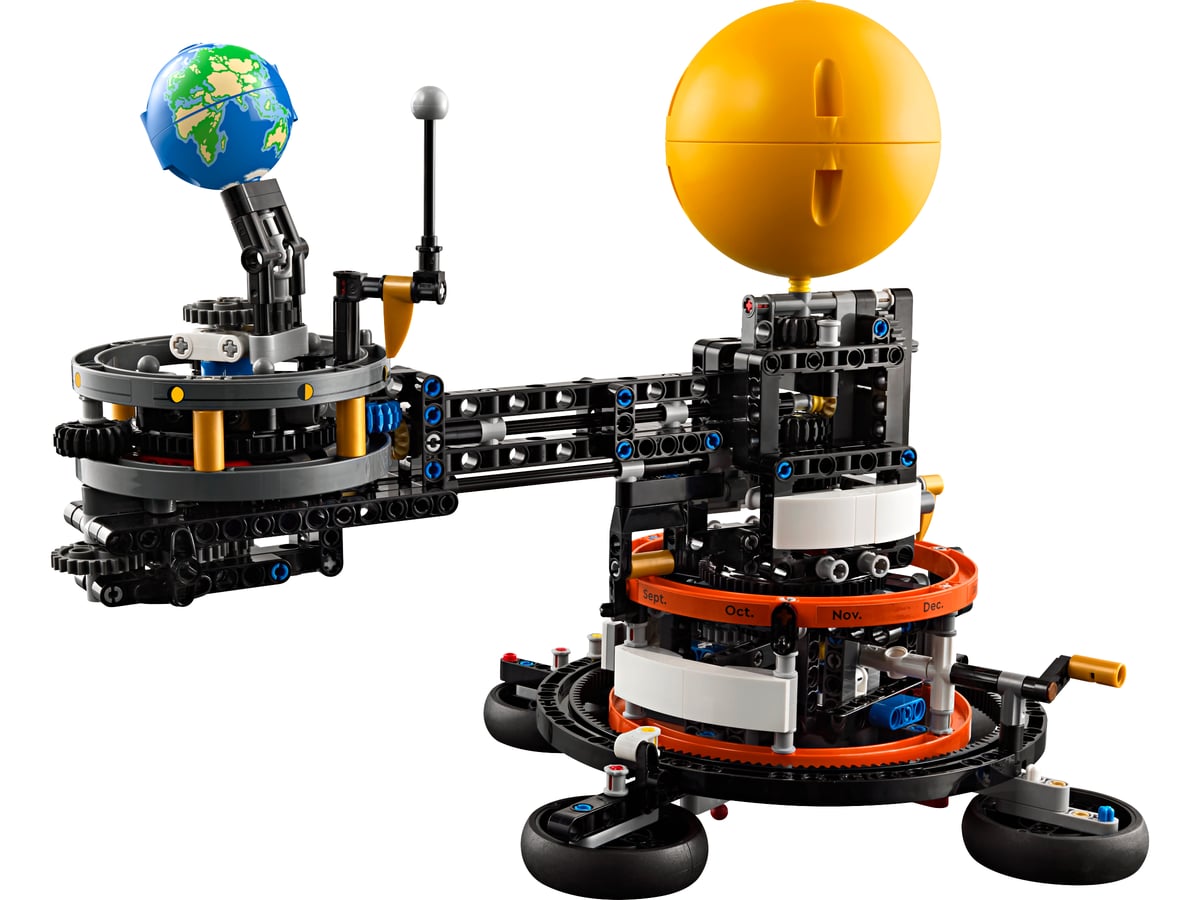 Technic: Planet Earth and Moon in Orbit