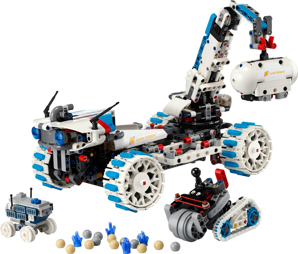 Technic: Lunar Outpost Moon Rover Space Vehicle