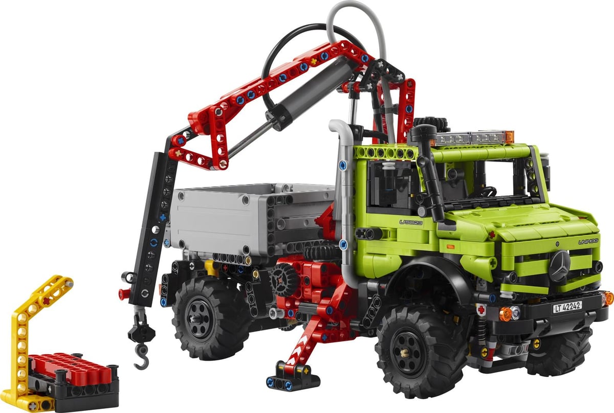 Technic: Mercedes-Benz Unimog U 5023 with Crane