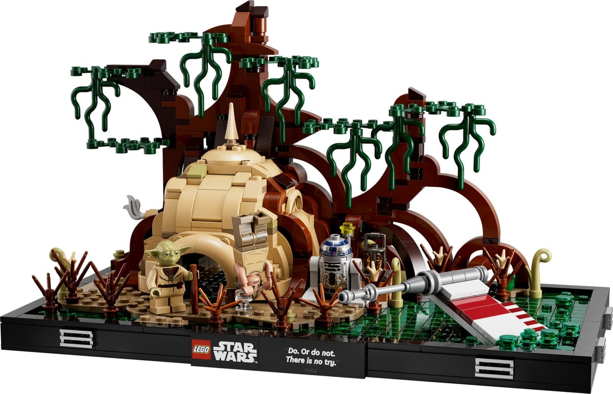 Star Wars: Dagobah Jedi Training Diorama