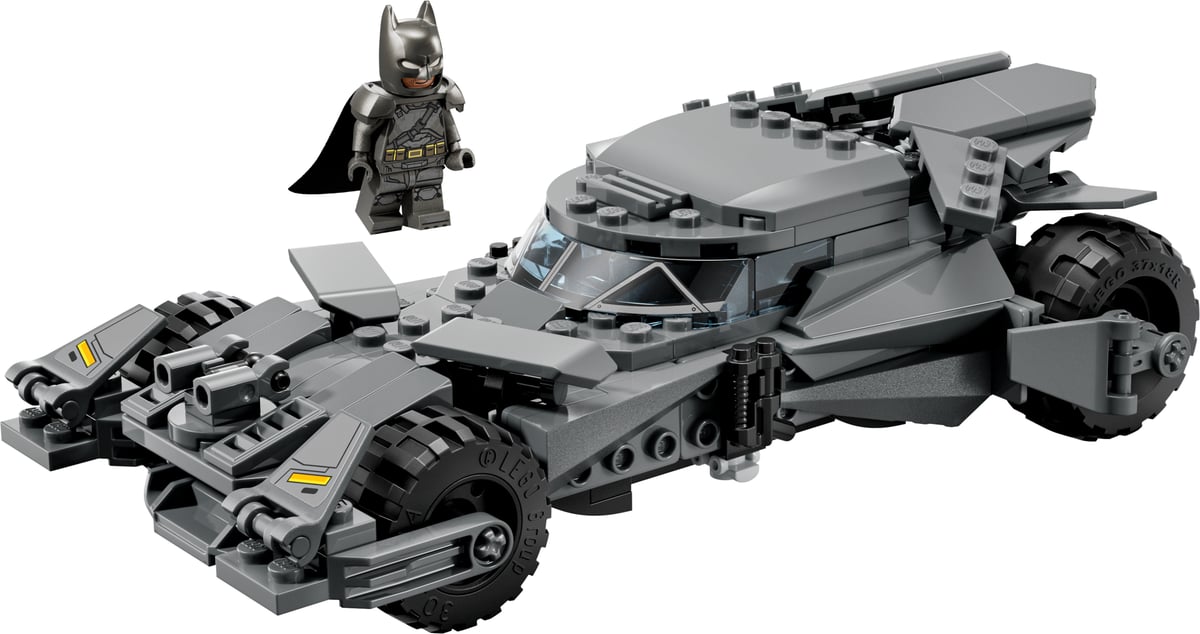 DC: Batman v Superman Batmobile