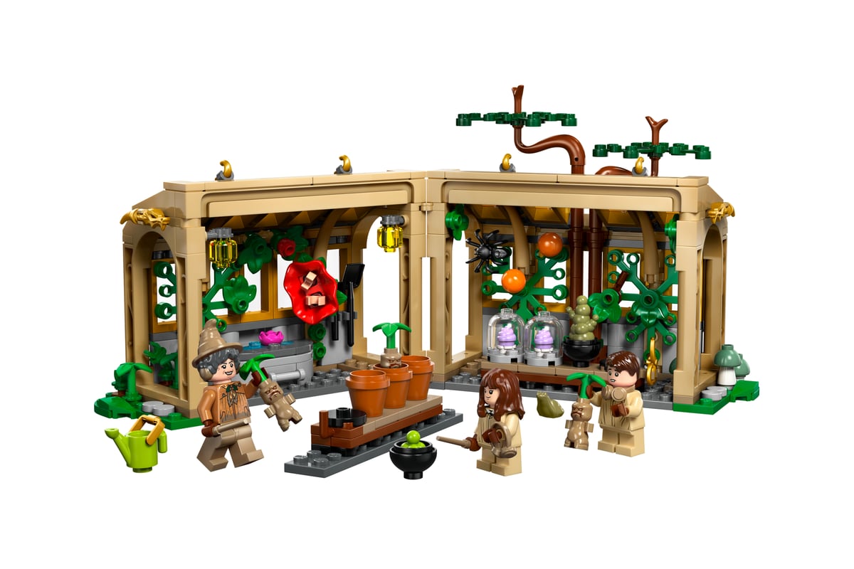 Harry Potter: Hogwarts Castle: Herbology Class